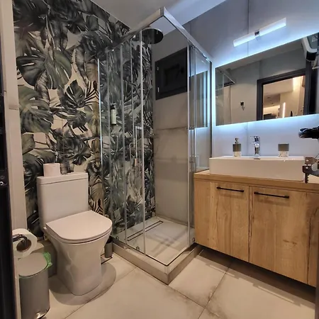 Modern 3 In Center, Near Elia Square * فيريا