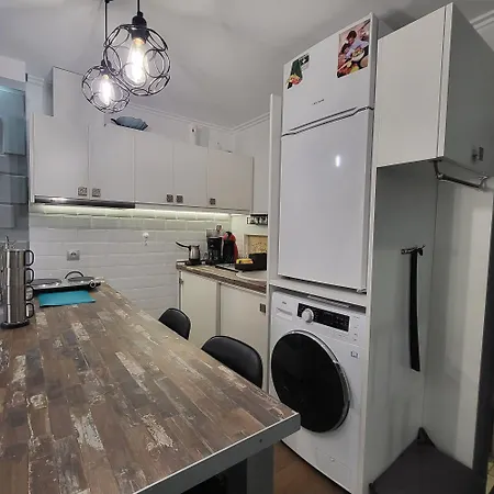 Apartment Modern 3 In Center, Near Elia Square